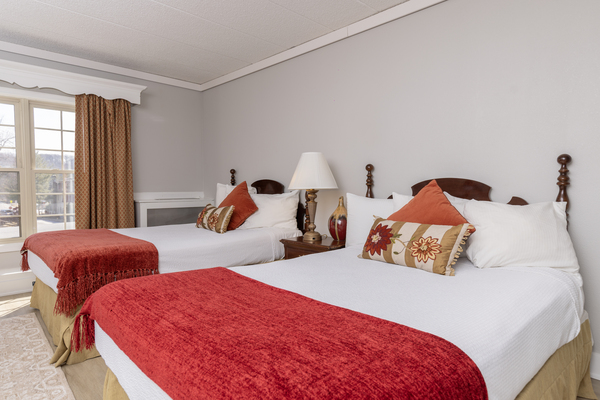 Double Deluxe Photo 2