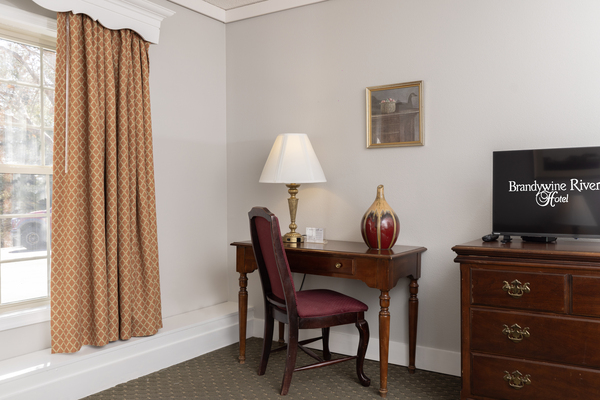 Executive Queen Room Photo 6