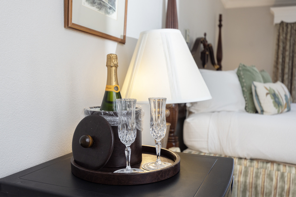 King Fireside & Jacuzzi Suite Photo 5