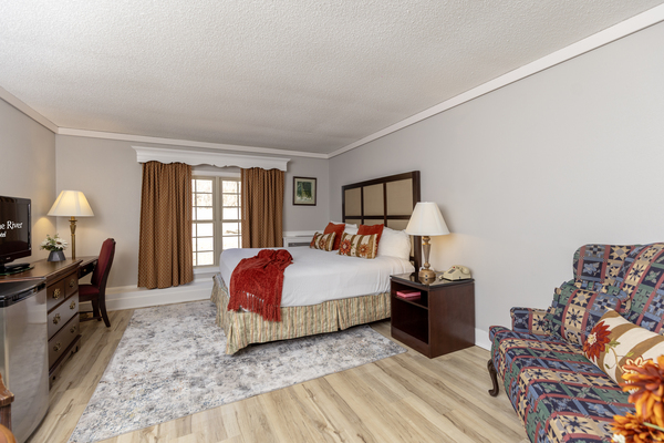 Standard King Photo 1