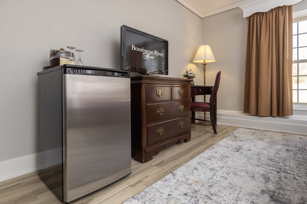 Standard King Photo 3