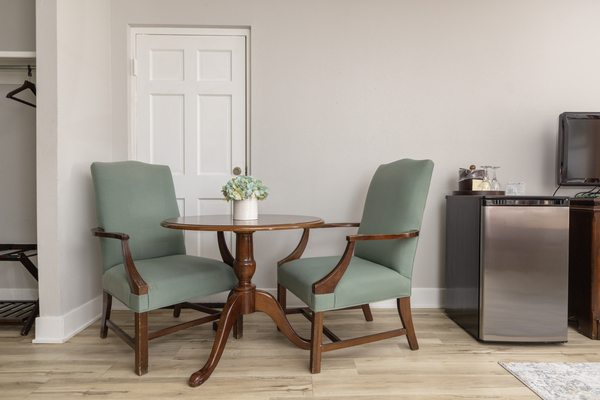 Standard King Photo 4